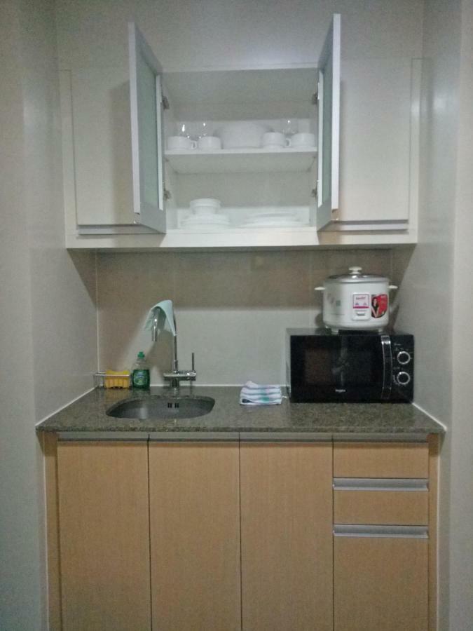 Uptown Mall Area Bonifacio Apartment *