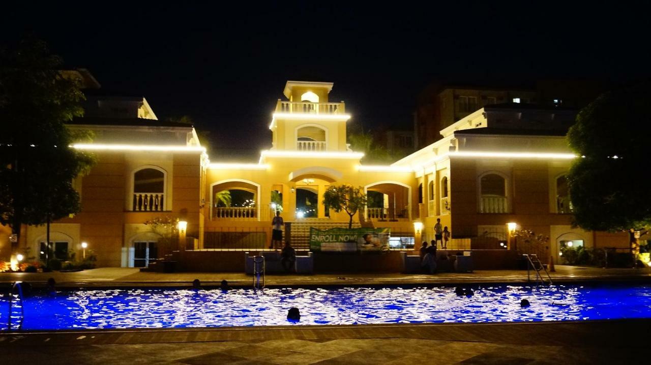 Eiffel Chateau Elysee Near Naia Airport Apartment