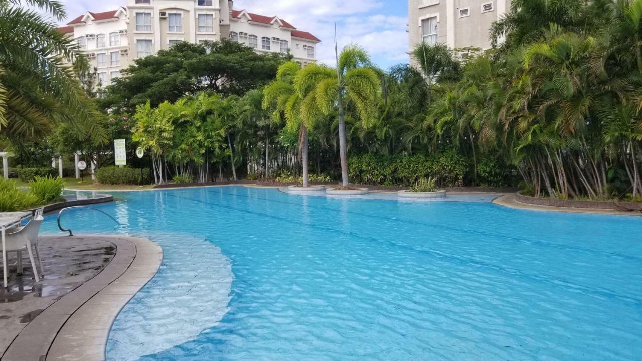 Apartment Presidio Lakefront 2 Bedroom Staycation Manila