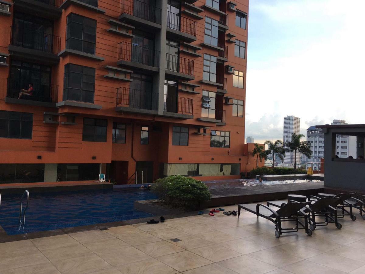 Apartment A With A View, 1 Bdrm With Balcony And Netflix Access Manila