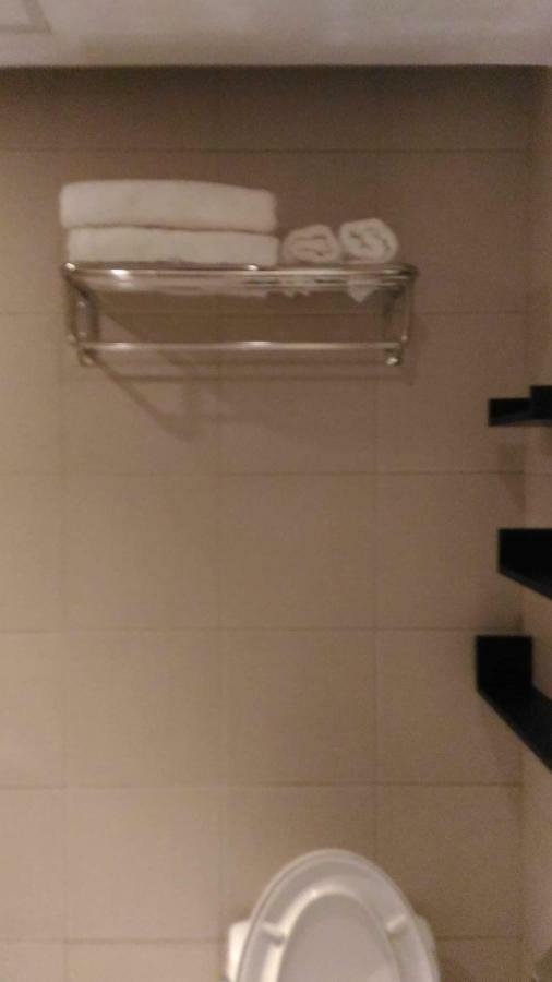 Apartment A With A View, 1 Bdrm With Balcony And Netflix Access Manila