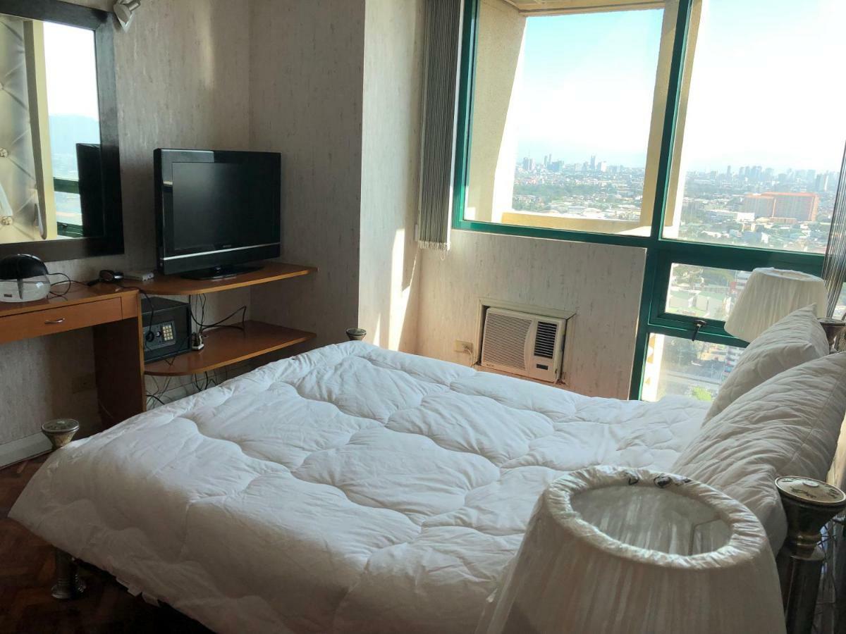 Apartment 67 Sqm. Unit In Robinson Place Residences