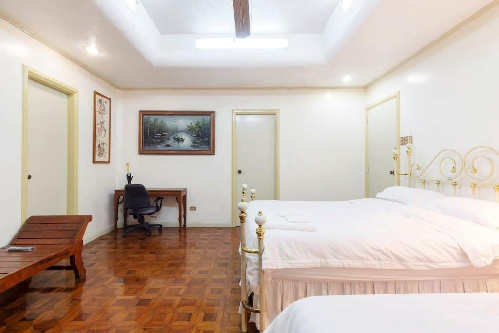 131 Roosevelt Ave Penthouse 25 Mbps Gasthof Manila