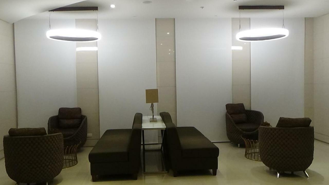 Apartment 1br Grace Residences W/ Internet- Near Bgc/mckinley Manila