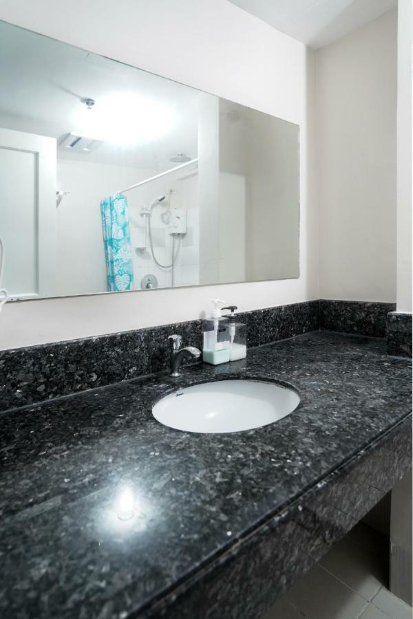 Tivoli Garden Residences 2212 Lovely In A 2-br W/ Netflix And Balcony Apartment *
