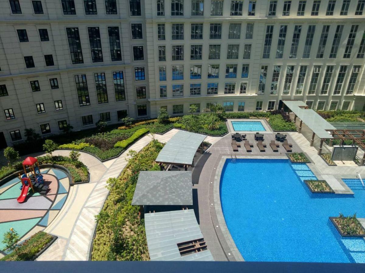 Apartment Eighty One Newport Boulevard