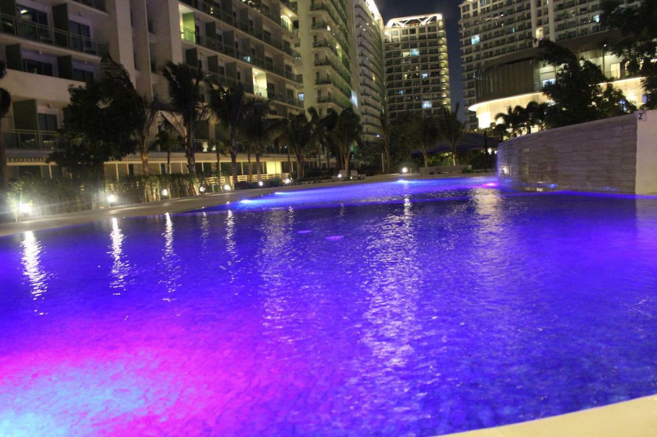 Azure C3 Balcony Wifi Near Mall Airport Apartment