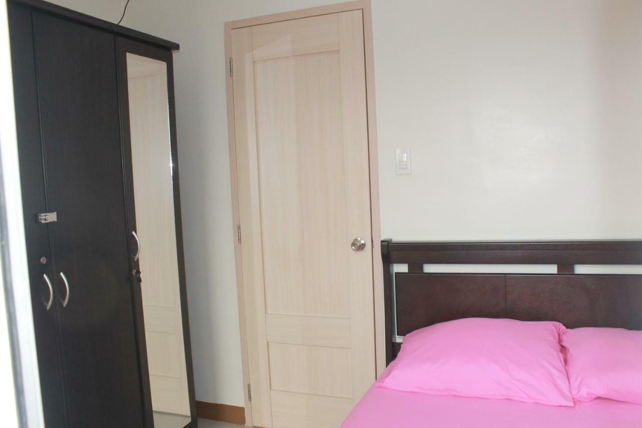 Field Residences At The Back Of Sm Sucat, Paranaque * Manila