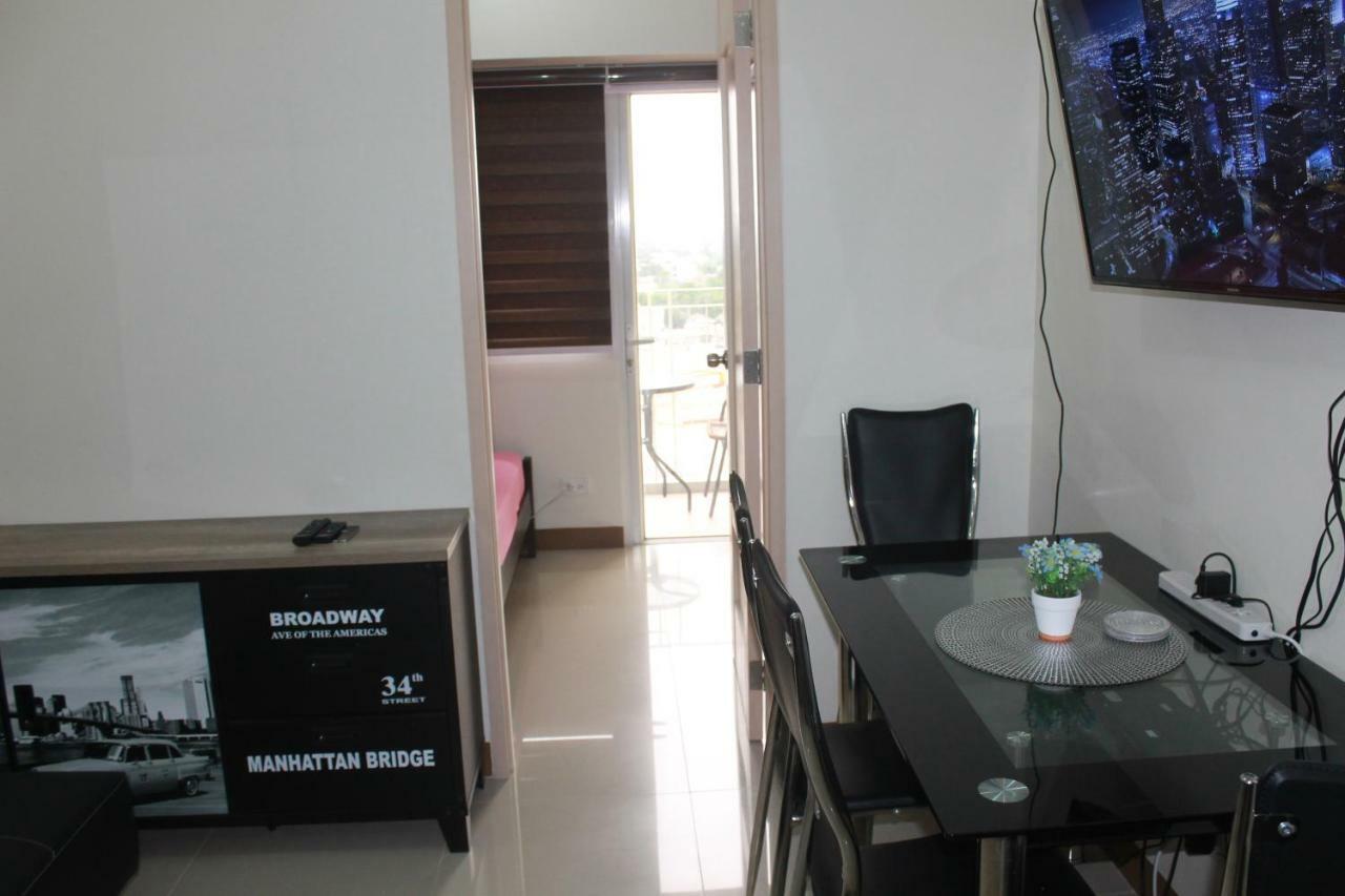 Apartment Field Residences At The Back Of Sm Sucat, Paranaque