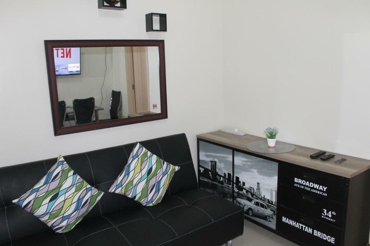 Apartment Field Residences At The Back Of Sm Sucat, Paranaque