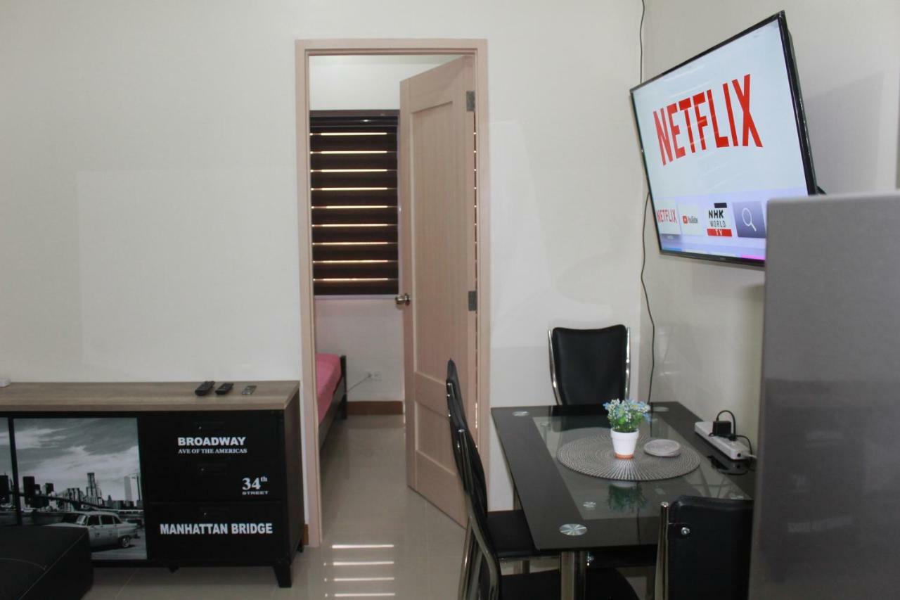Apartment Field Residences At The Back Of Sm Sucat, Paranaque *