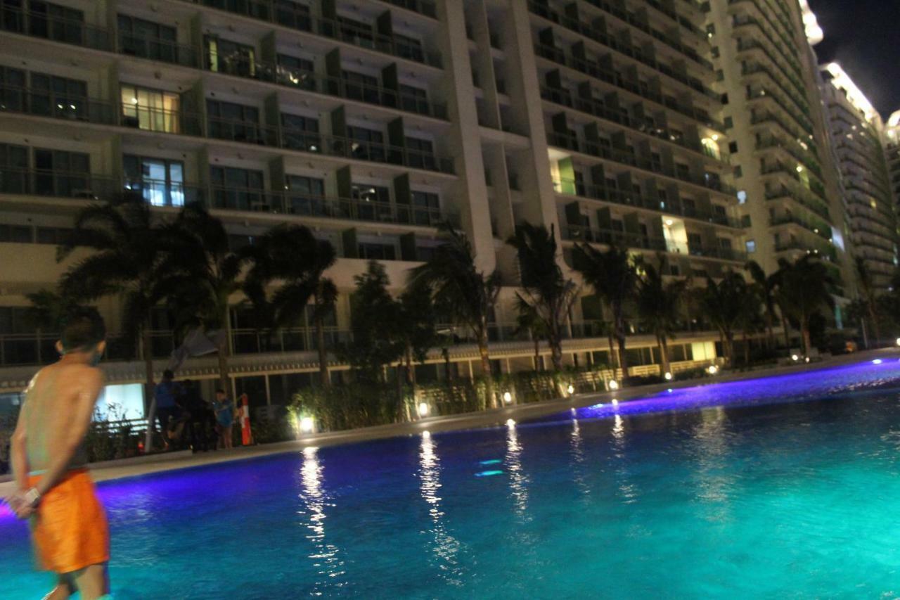 Azure C3 Balcony Wifi Near Mall Airport Apartment Manila