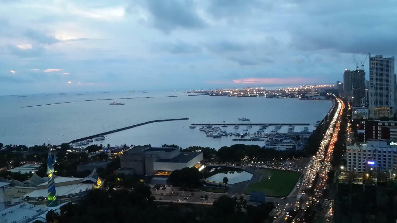 Apartment Penthouse Floor Overlooking Bay Manila