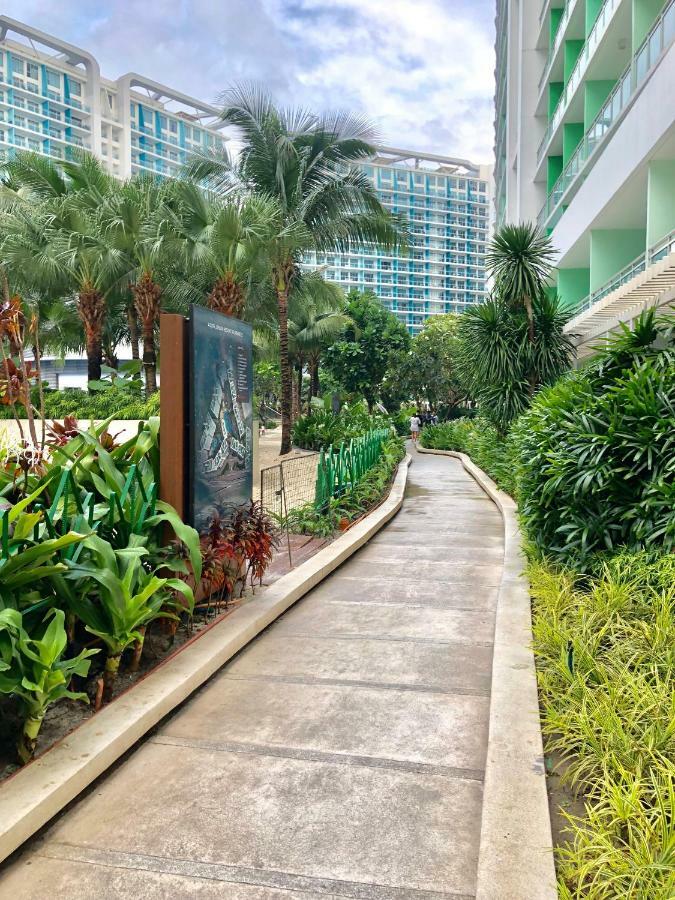 Azure Peaceful And Beachy Staycation Manila