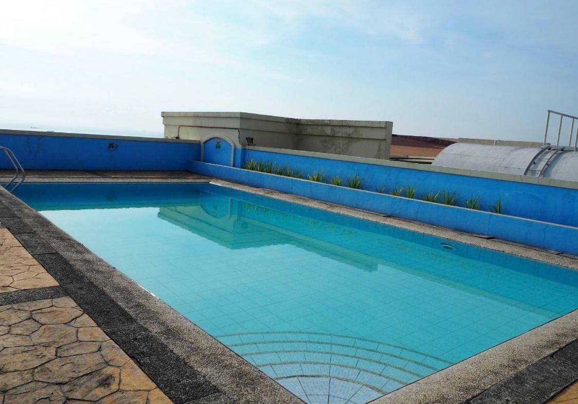 Unique With Amazing Bayview, W/ Massage Chair Apartment Manila