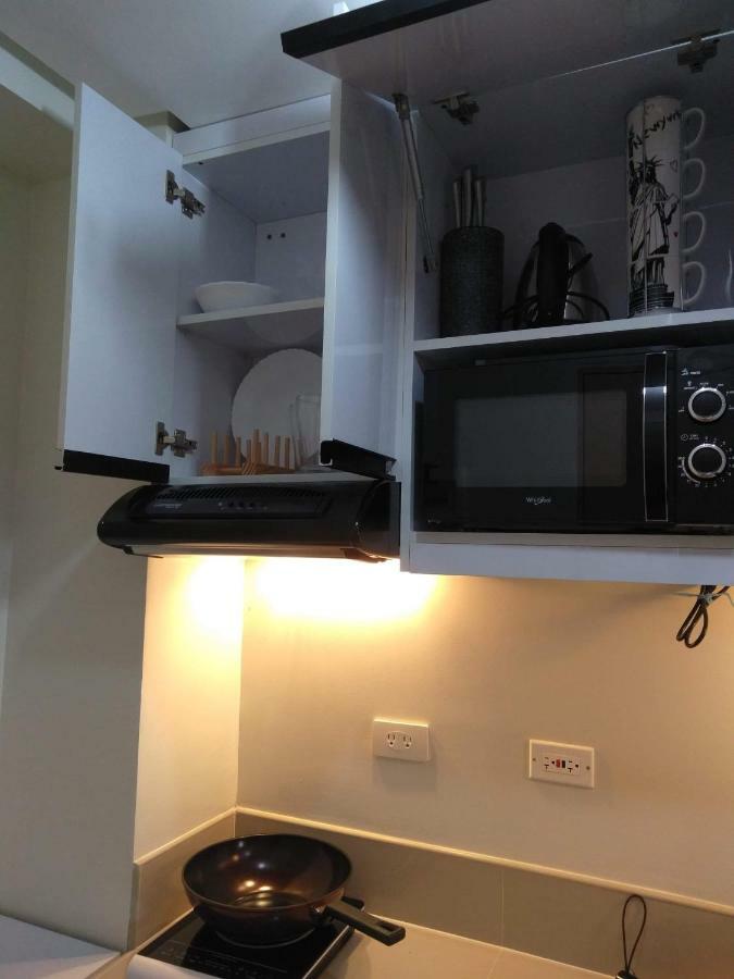 Apartment Trees Residences By Jhoms 1br With Balcony Wifi Netflix Manila