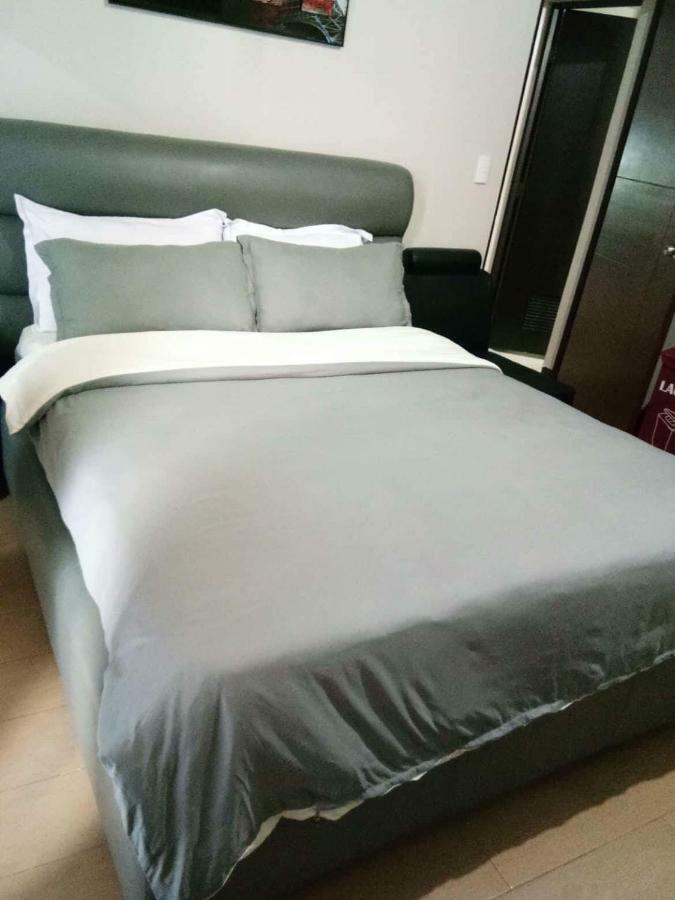 5h Tower C Manhattan Heights Cubao Qc * Manila