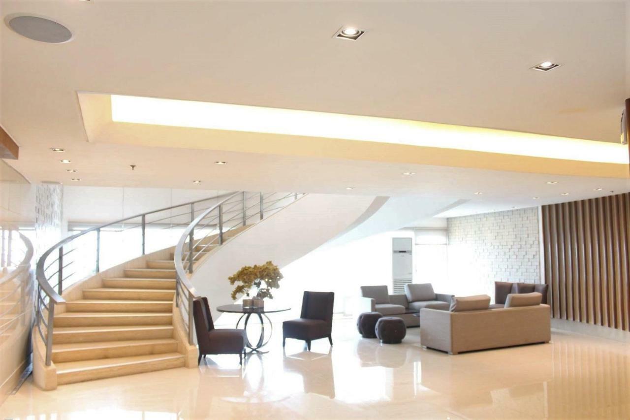 Apartment Penthouse Floor Overlooking Bay