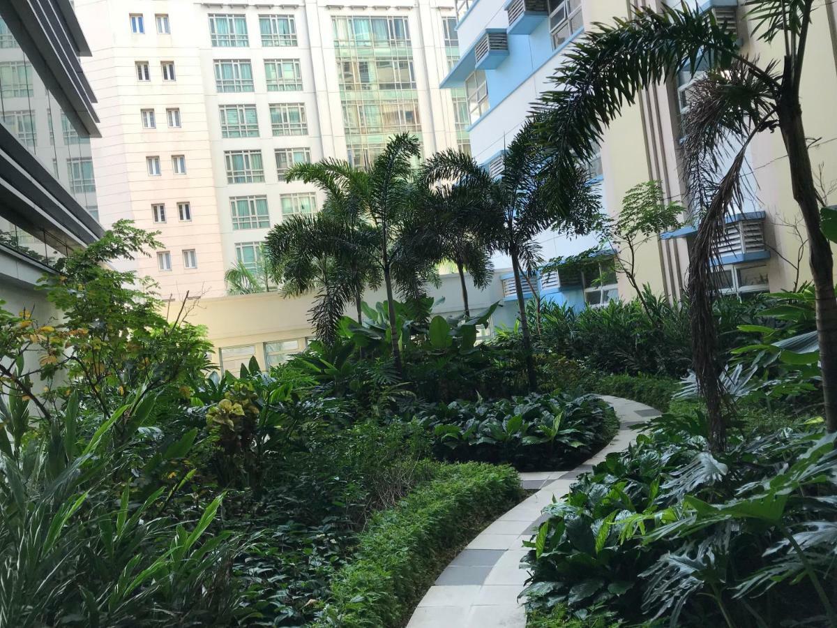 Chillax 101 Newport Boulevard Apartment Manila
