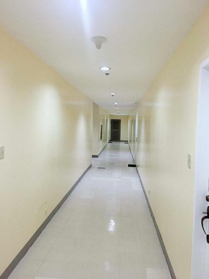 Affordable 2 Bedroom 2 Ba W/ Skycable, Netflix, & Amazon Prime * Manila