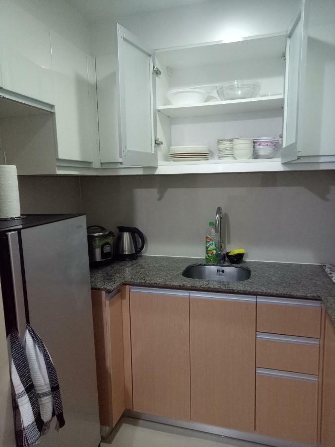 Eighty One Newport Boulevard Apartment *