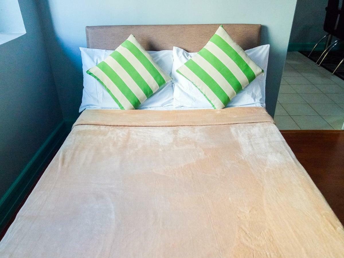 Forbes Area Bgc Taguig Apartment