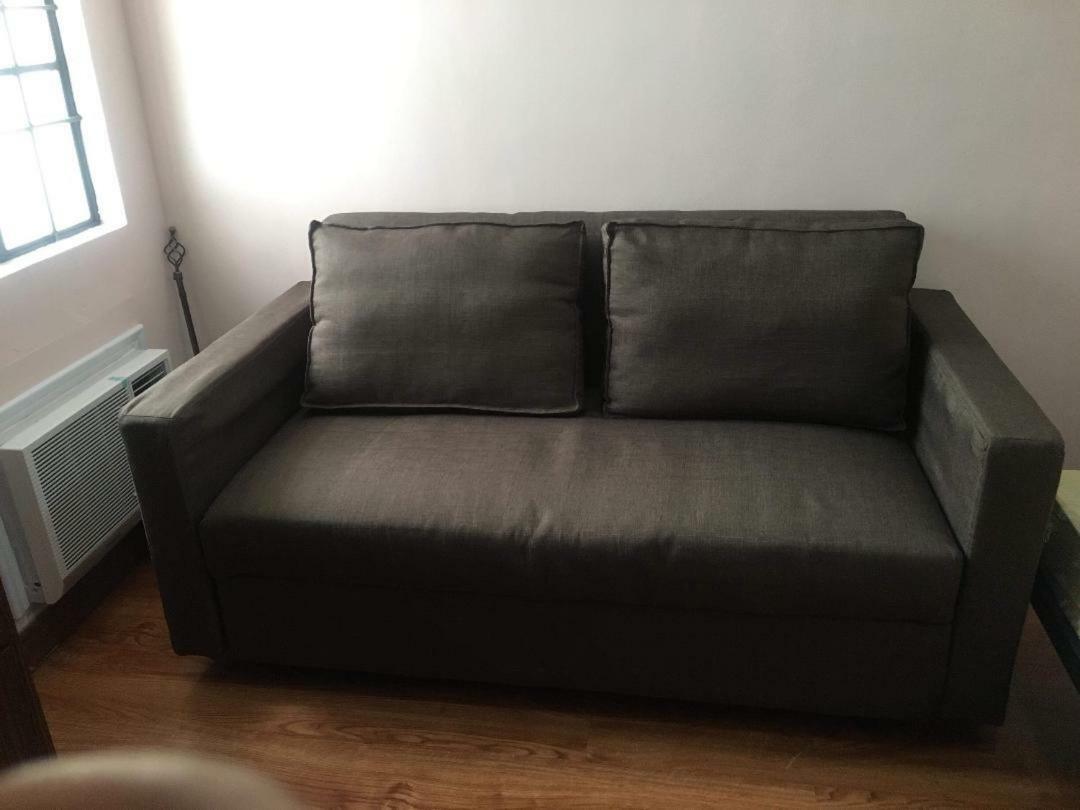 Affordable 2 Bedroom 2 Ba W/ Skycable, Netflix, & Amazon Prime * Manila