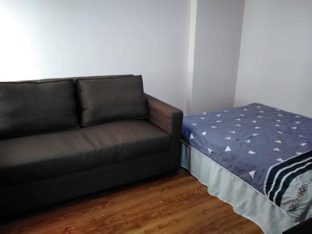 Affordable 2 Bedroom 2 Ba W/ Skycable, Netflix, & Amazon Prime Apartment Manila