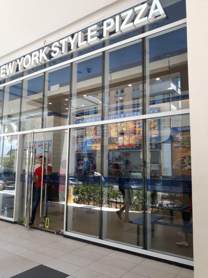 150 Newport - Near Naia T3 Airport *