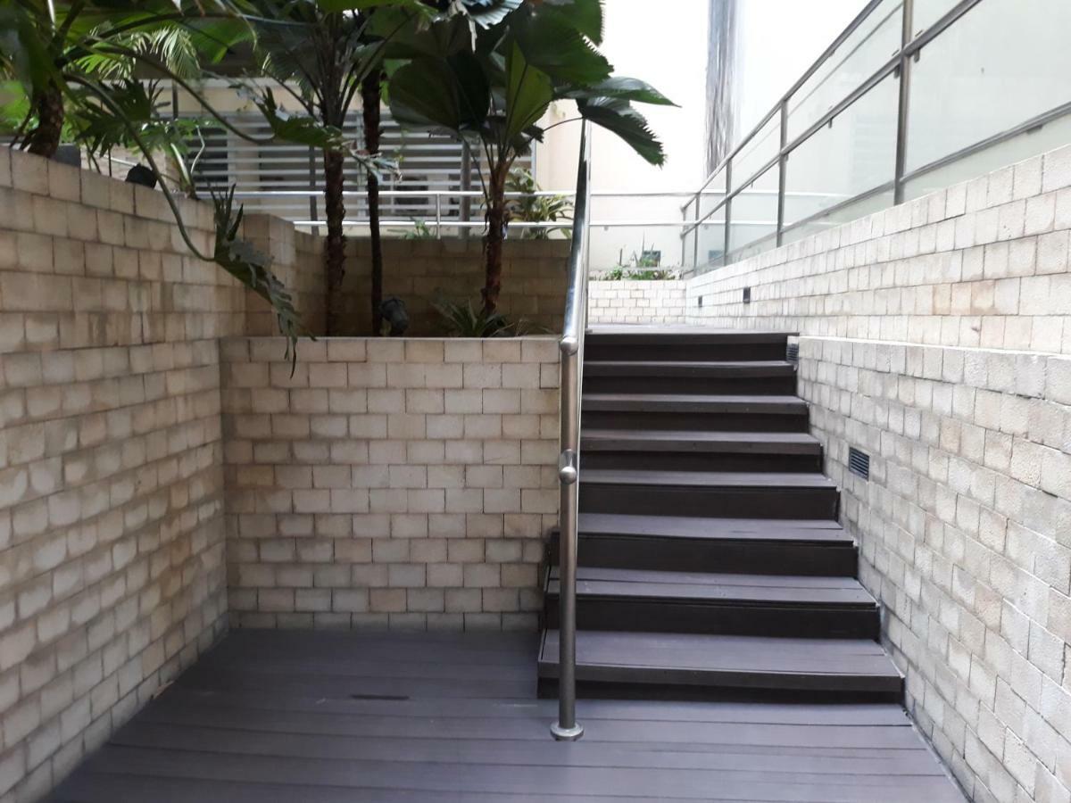 150 Newport - Near Naia T3 Airport