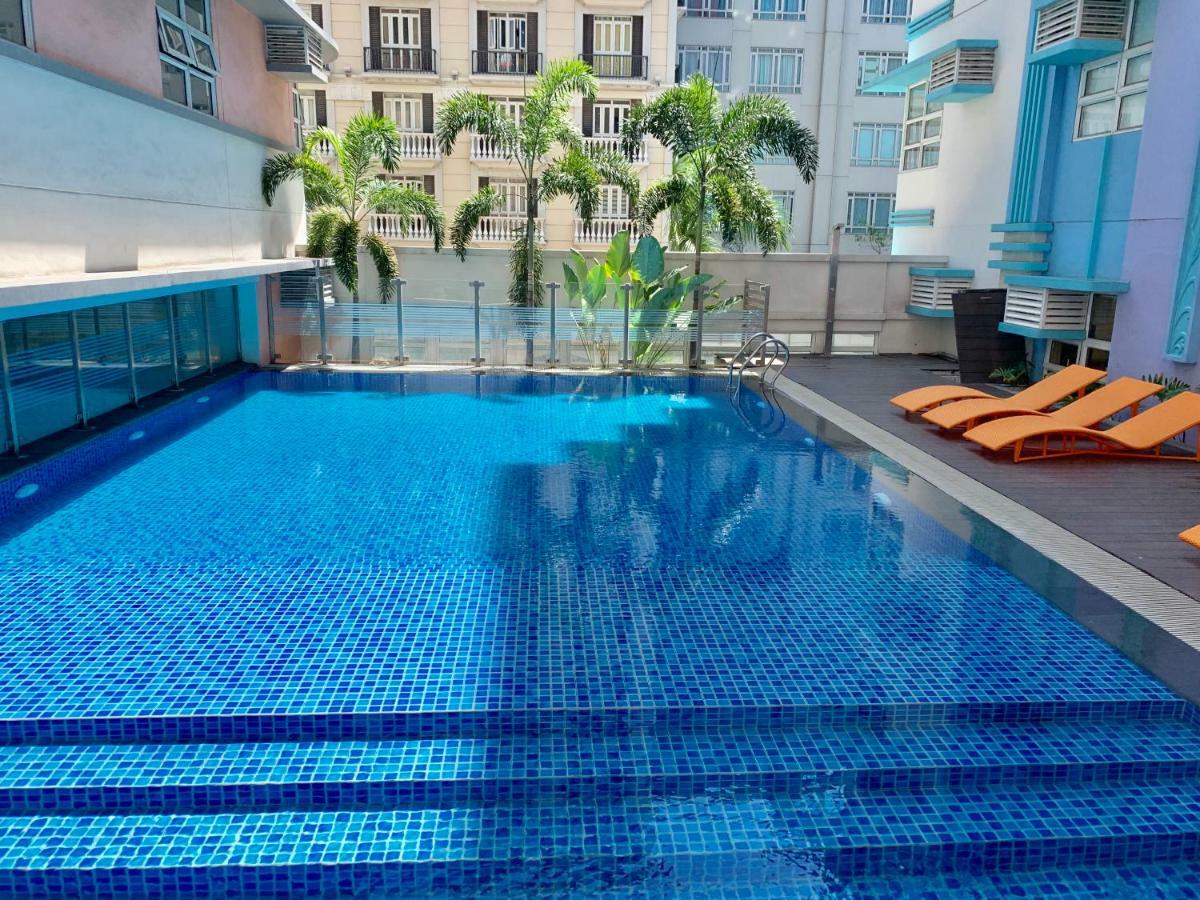 Chillax 101 Newport Boulevard *