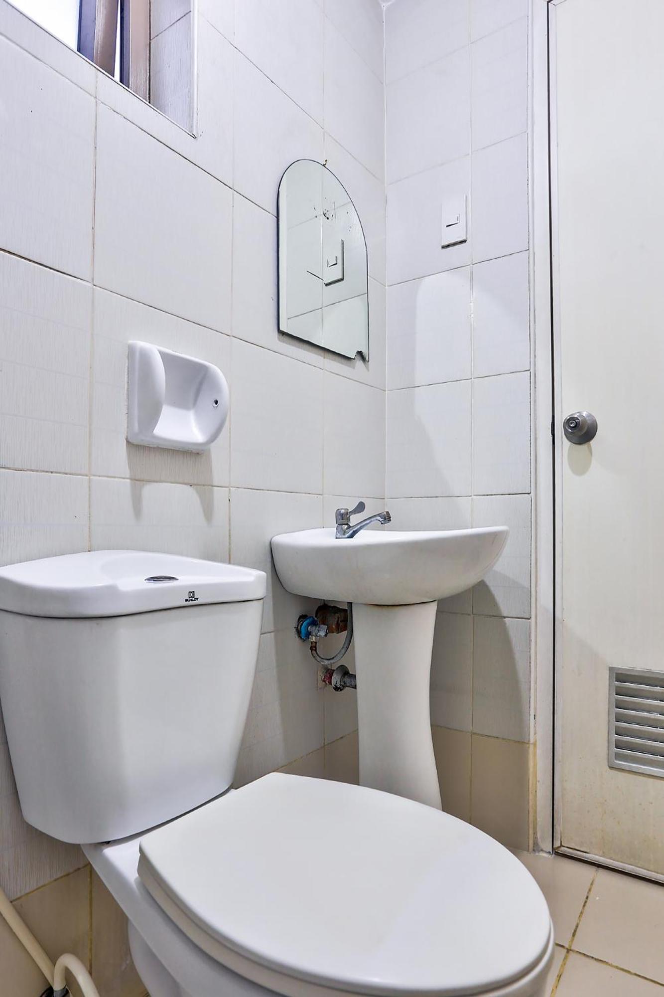 Oyo 392 Midcon Apartelle Hotel Manila