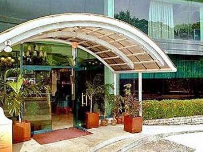 Garden Plaza And Hotel