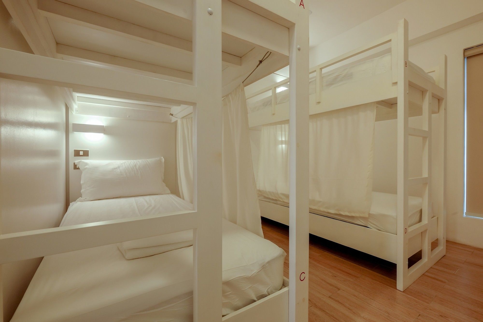 Heroes Hotel