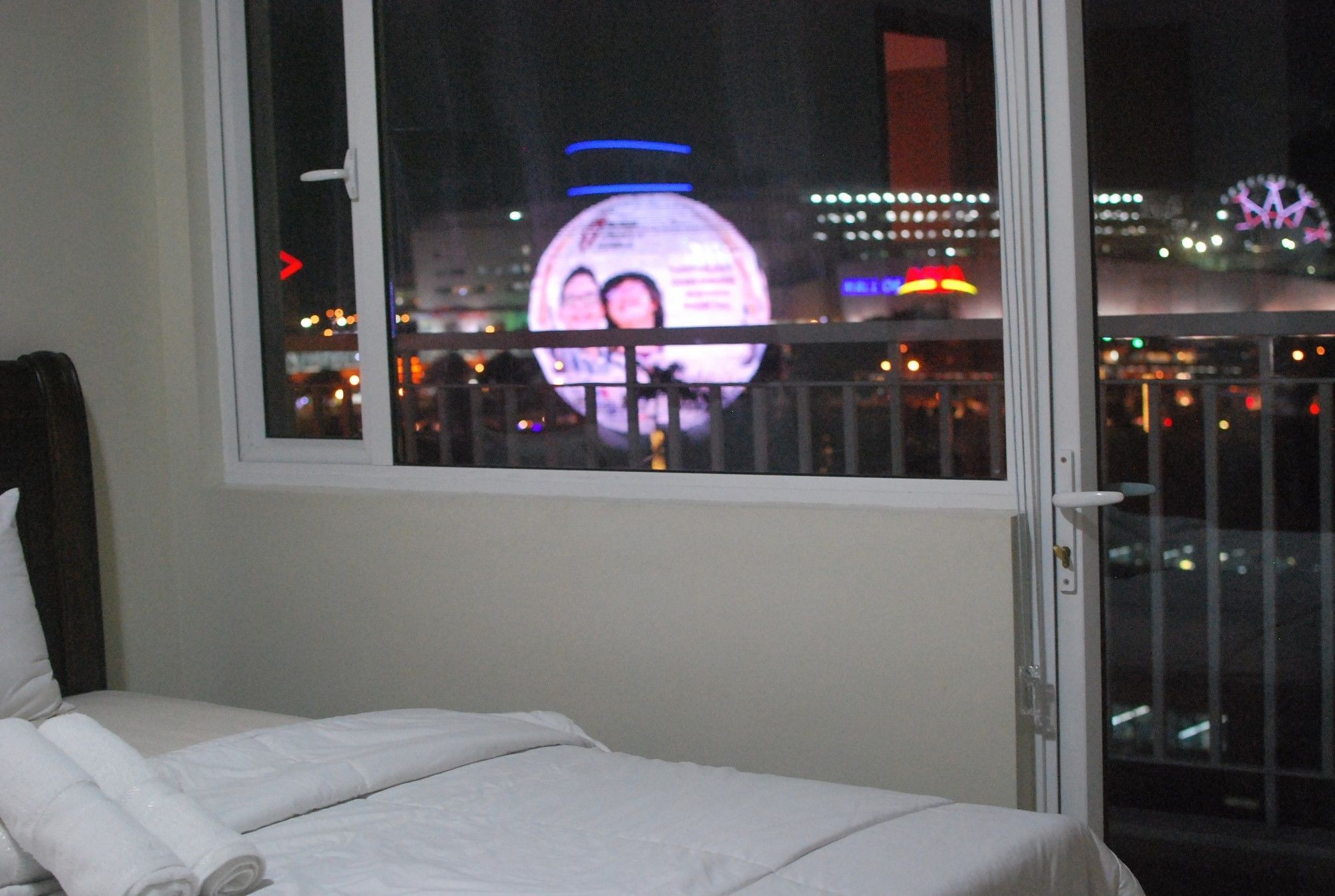 Apartment Premiere Haven At Shell Residences Manila