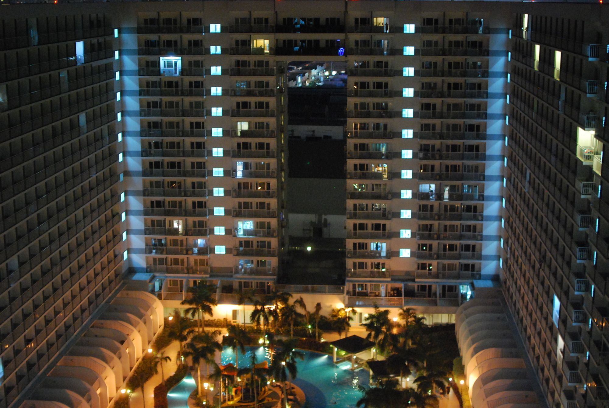 Premiere Haven At Shell Residences Manila