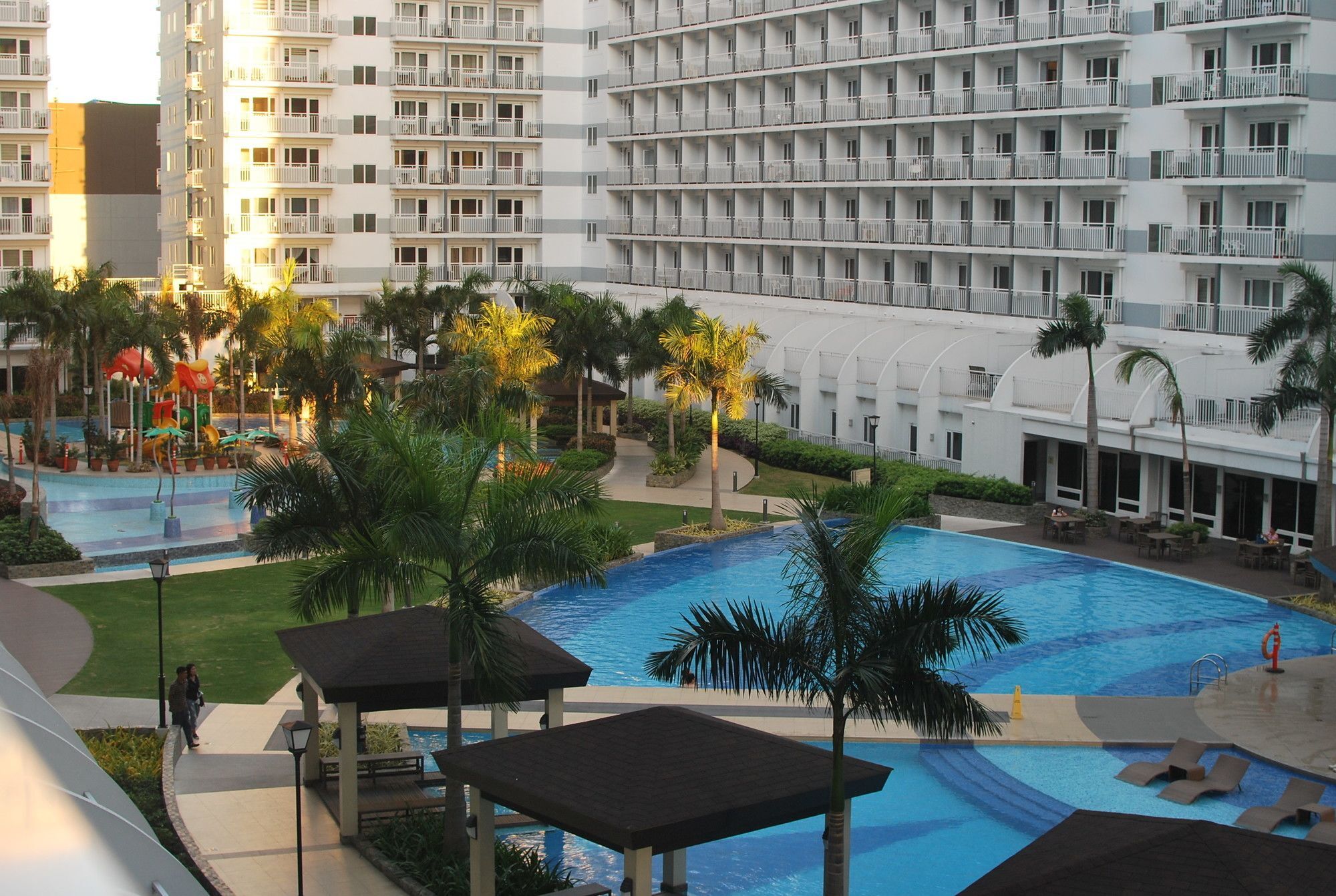 Premiere Haven At Shell Residences Manila