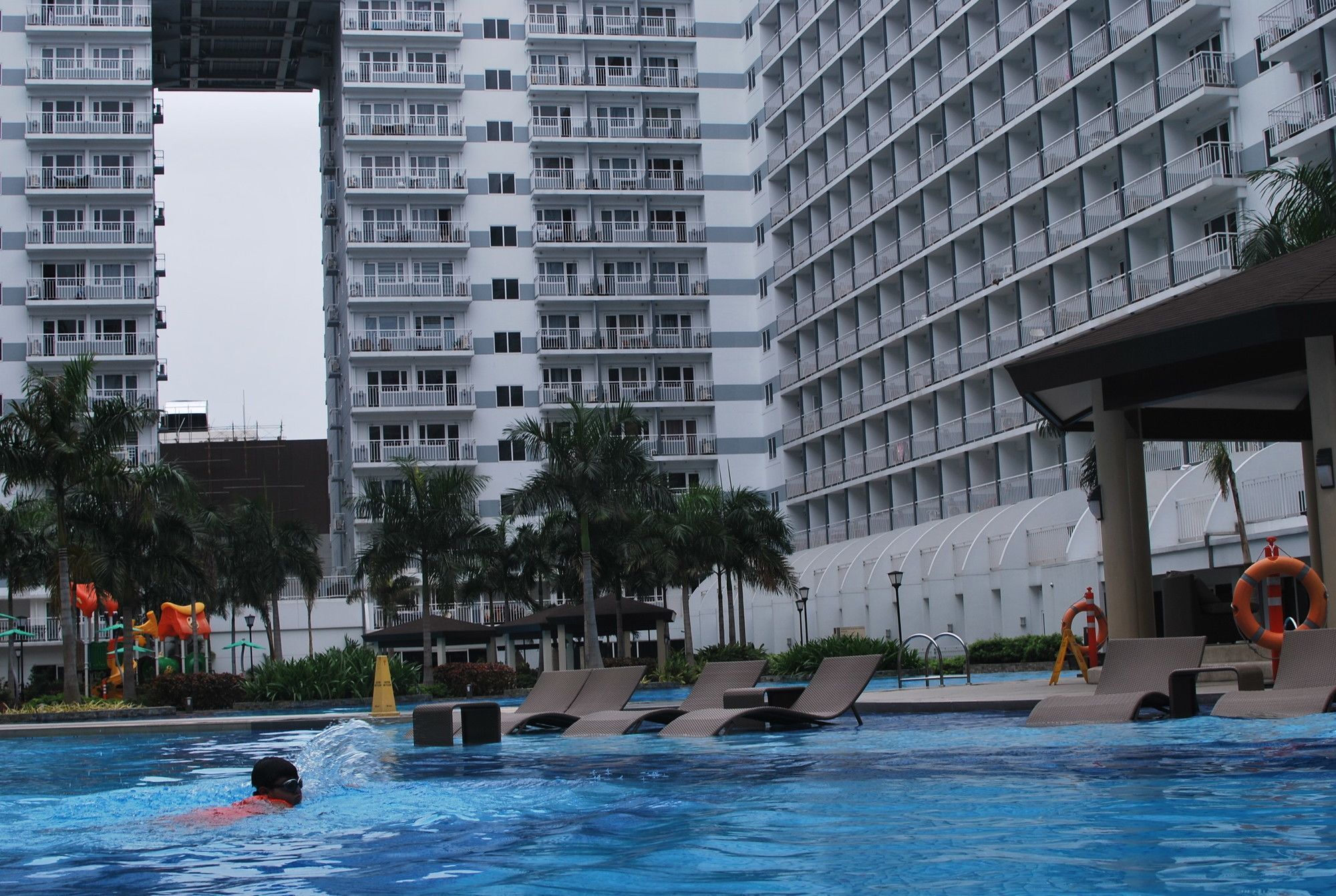 Premiere Haven At Shell Residences Manila