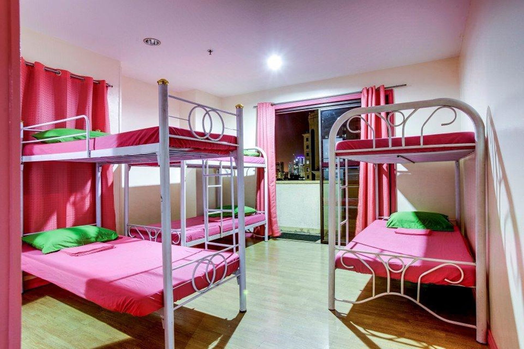 Hotel Pink