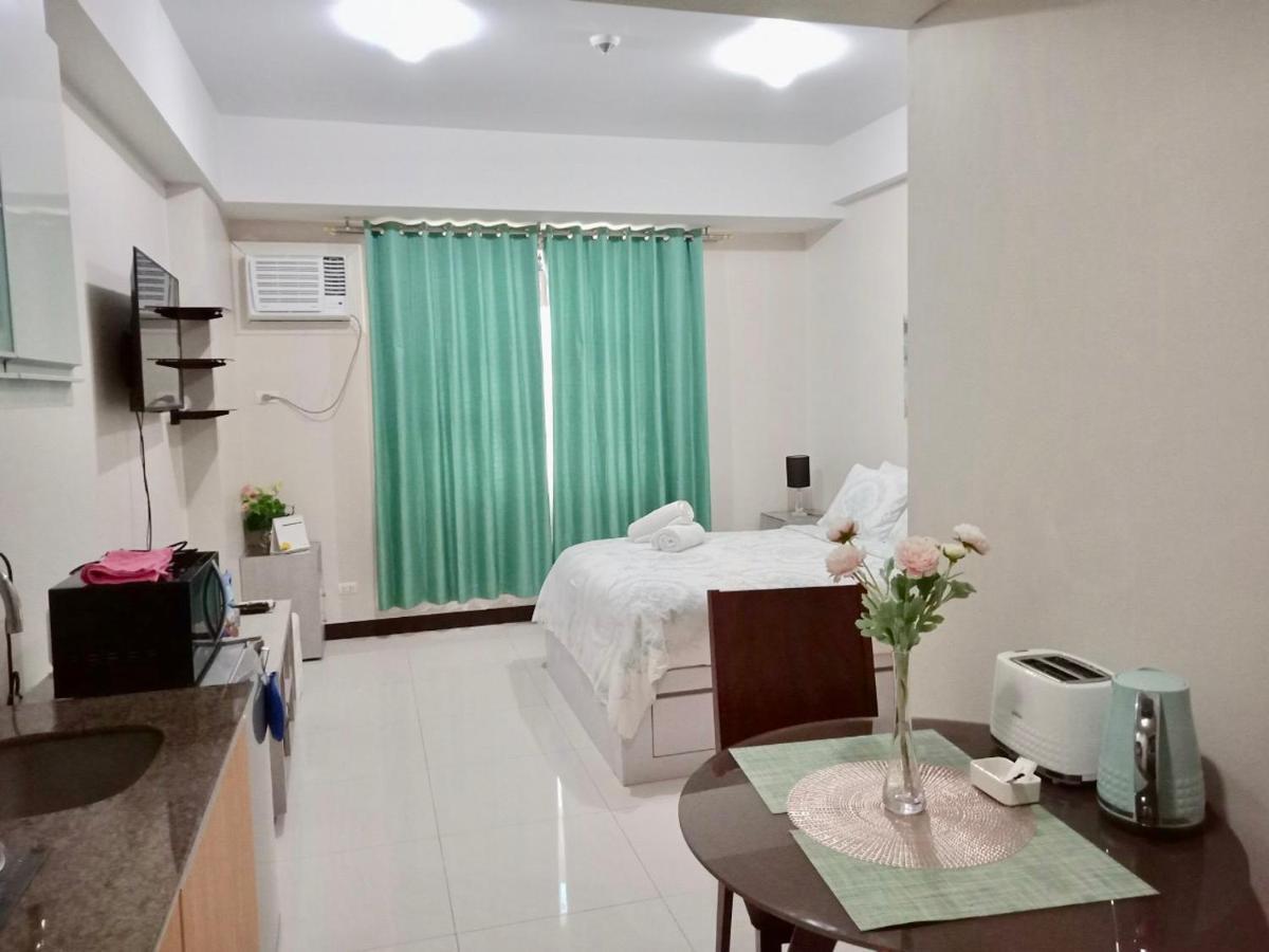 Chillax 101 Newport Boulevard * Manila