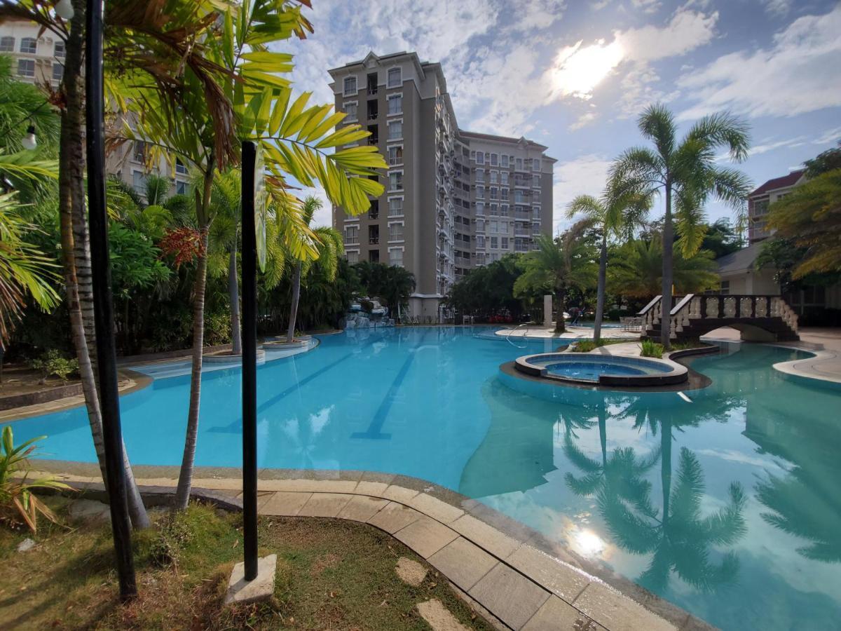 Apartment Presidio Lakefront 2 Bedroom Staycation Manila