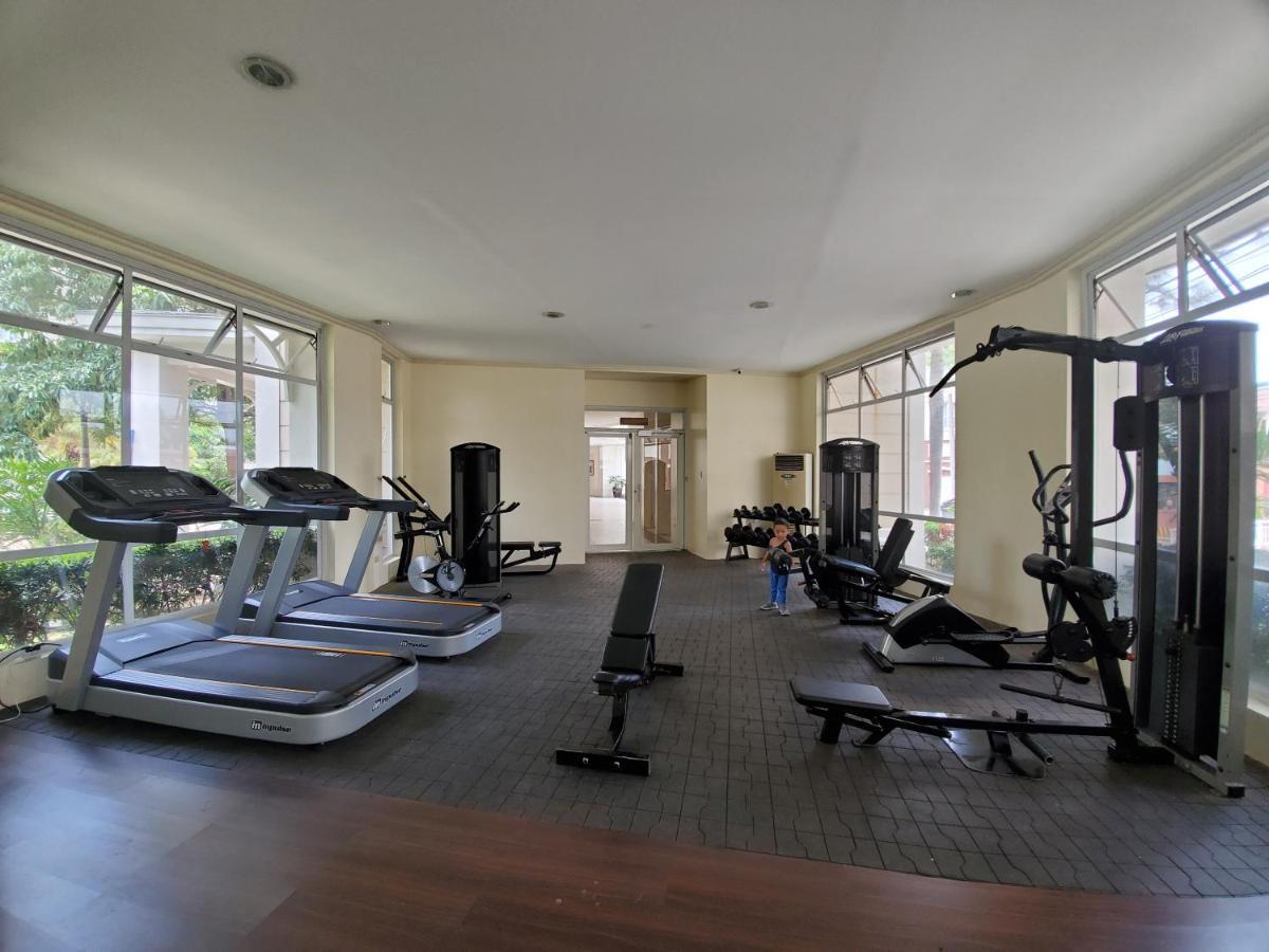 Apartment Presidio Lakefront 2 Bedroom Staycation Manila