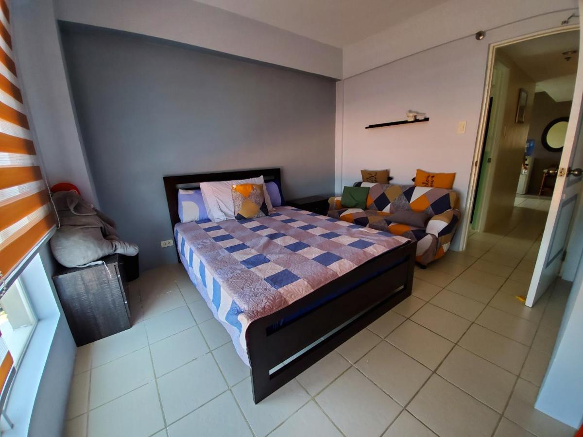 Presidio Lakefront 2 Bedroom Staycation * Manila