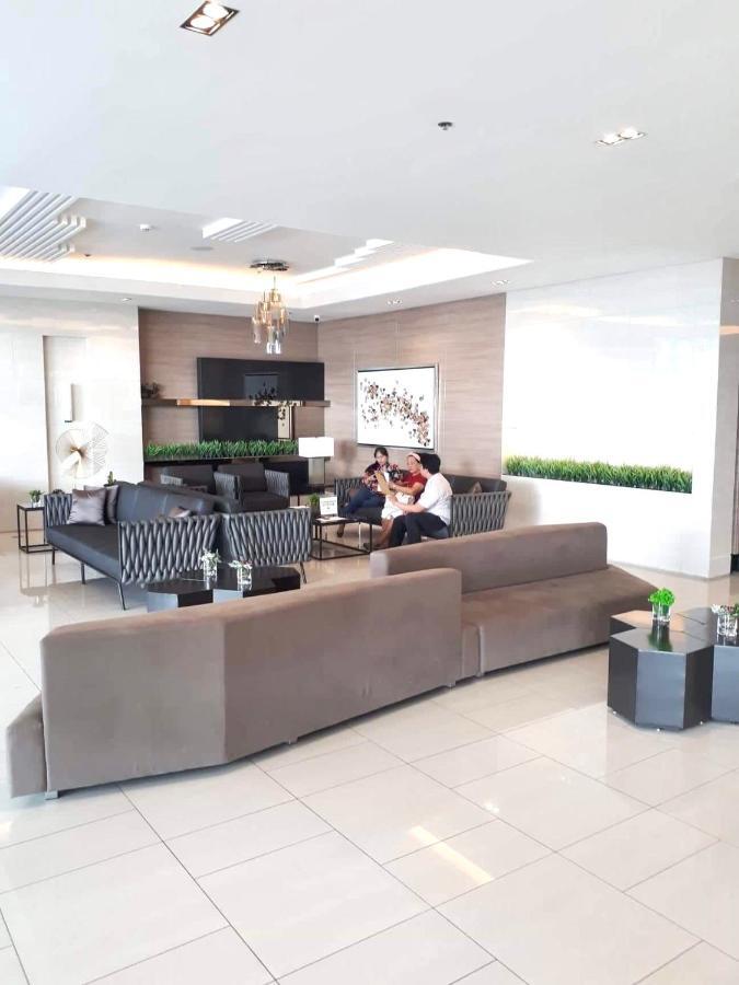 Myrvin At Grass Residences, Qc * Manila