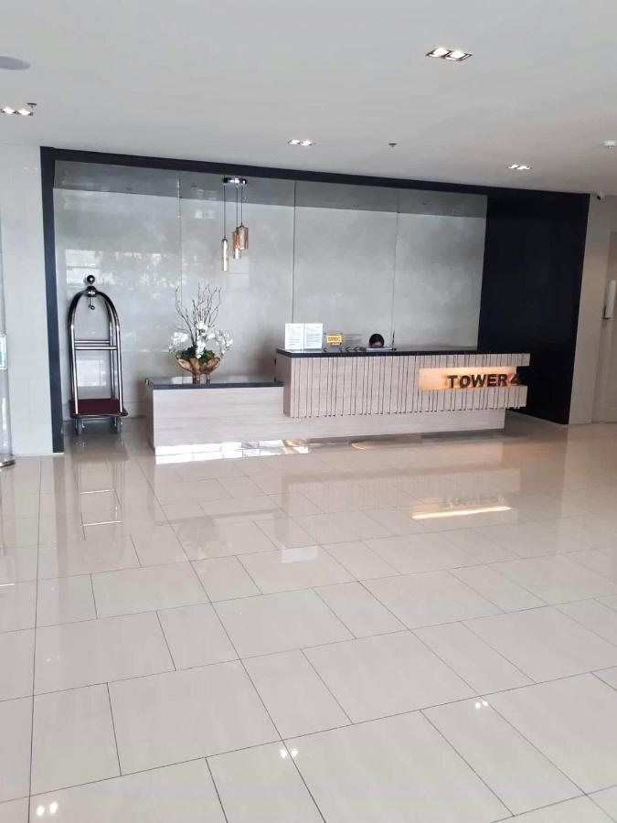 Myrvin At Grass Residences, Qc Apartment *