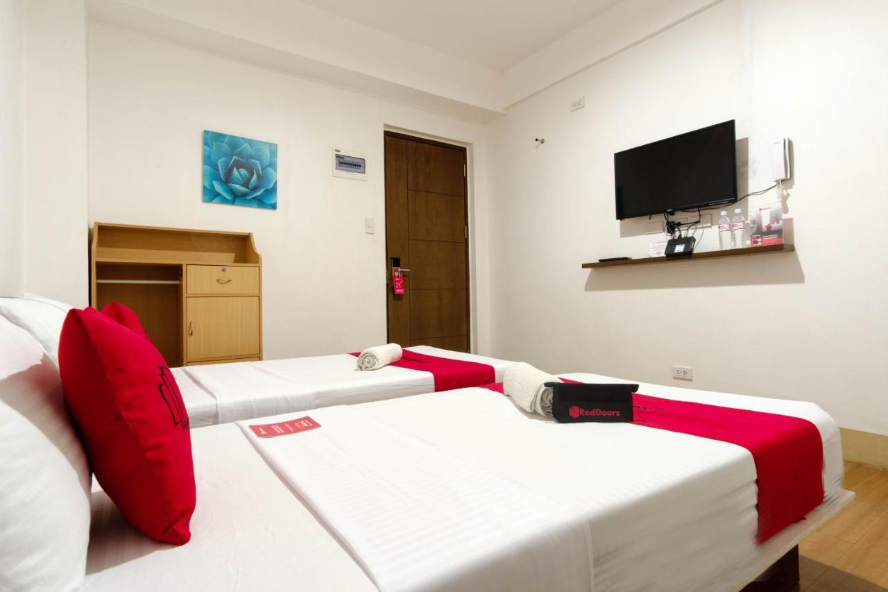 Reddoorz Near V Mapa Station Hotel Manila