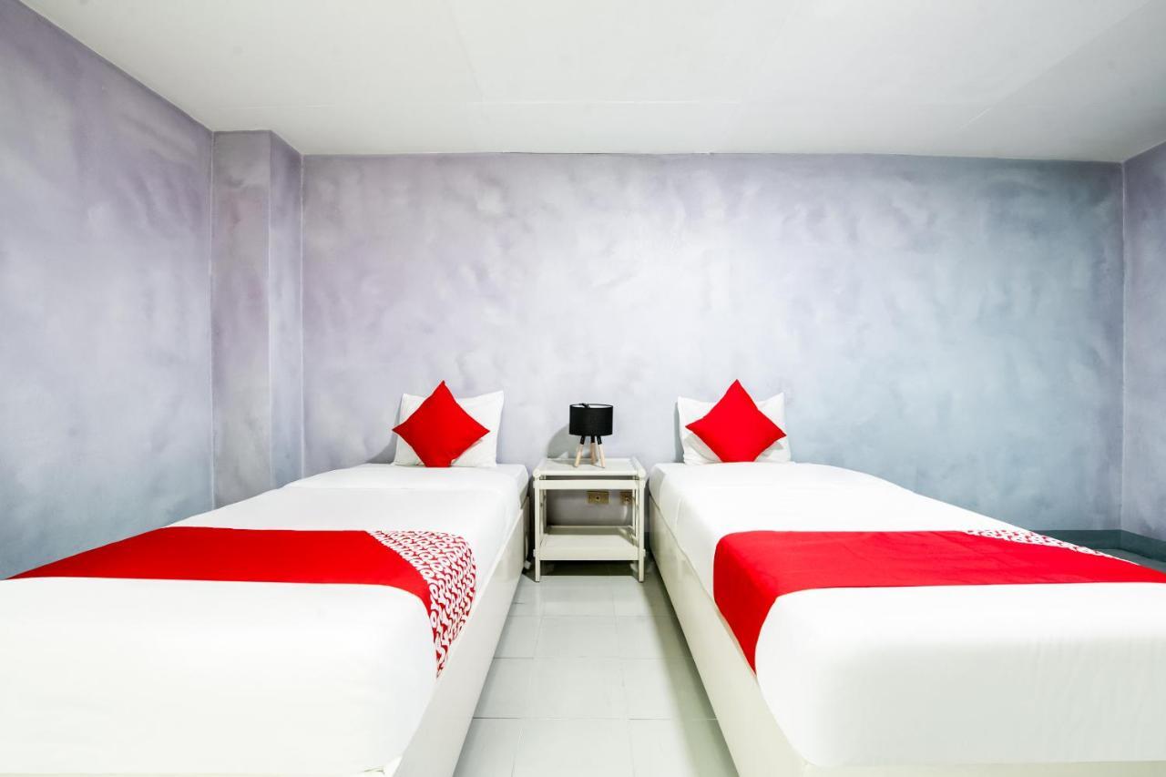 Oyo 242 Benson Apartelle 2* Manila