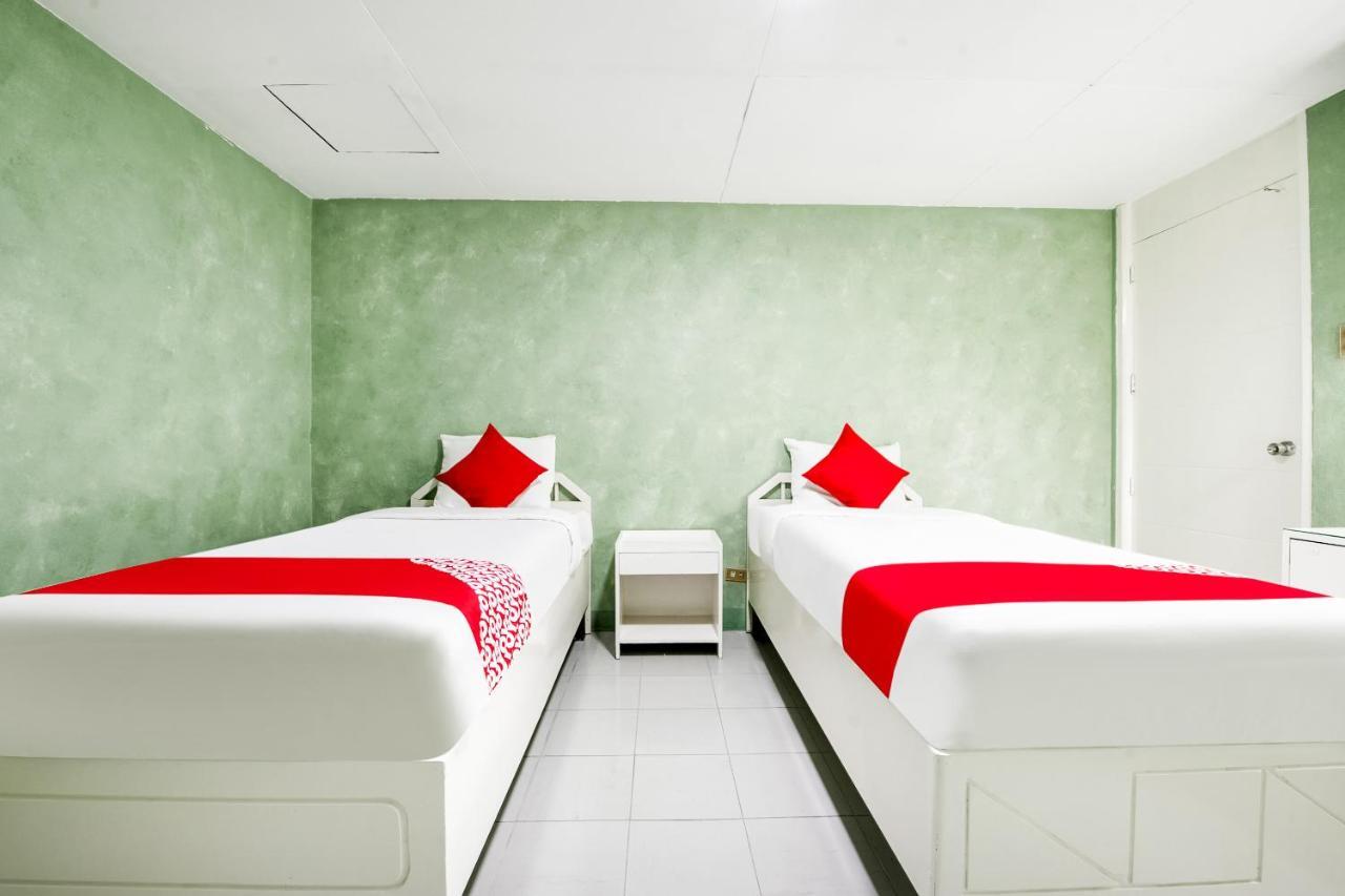 Oyo 242 Benson Apartelle 2* Manila