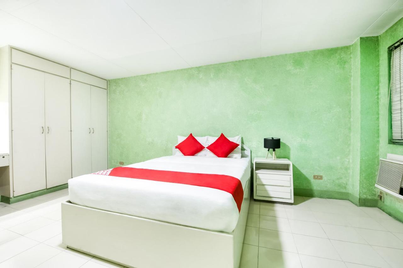 Hotel Oyo 242 Benson Apartelle 2*