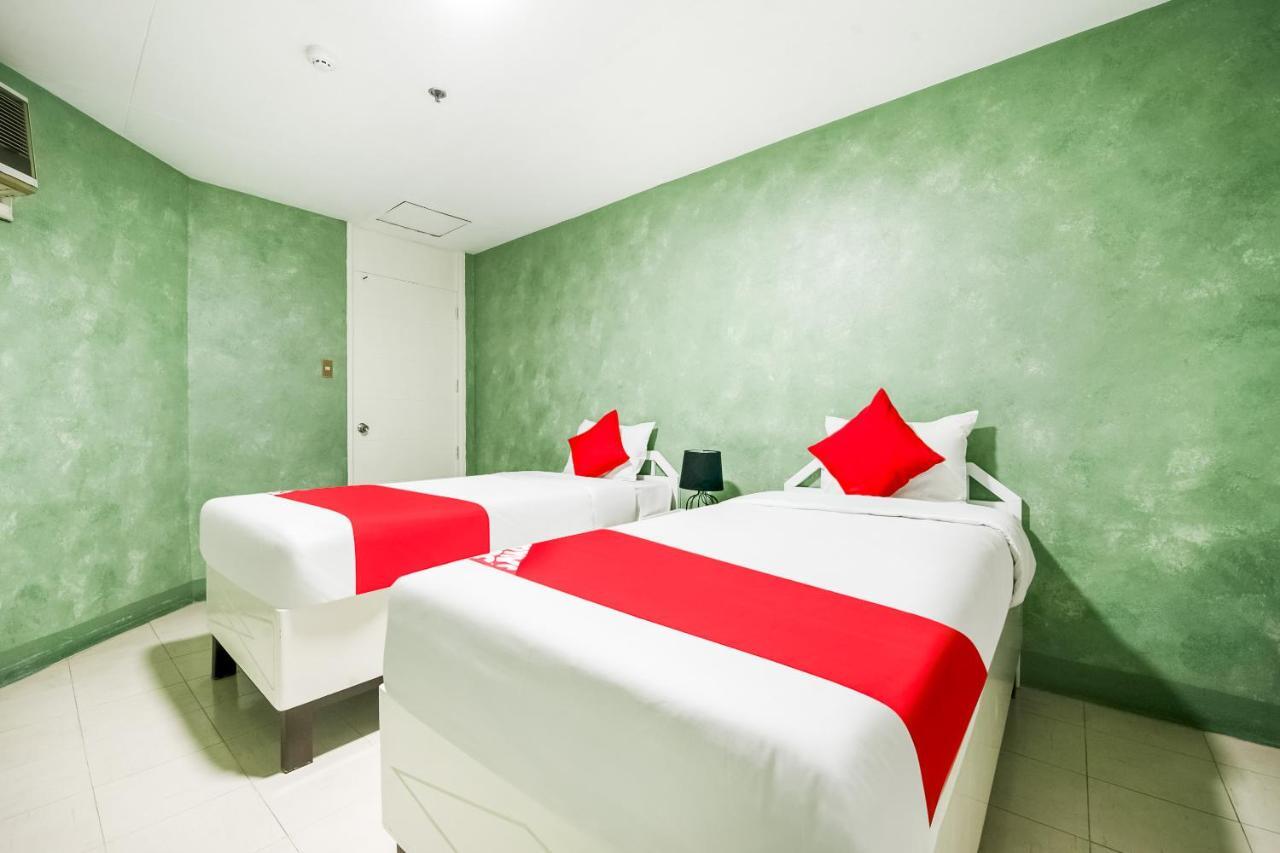 Hotel Oyo 242 Benson Apartelle Manila